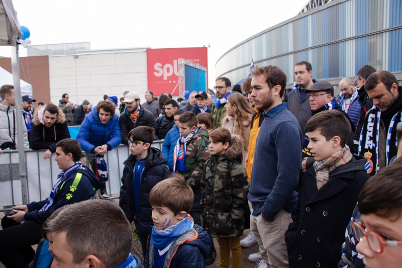 Futbol, FIFA i premis. Un matí a la Fan Zone perica