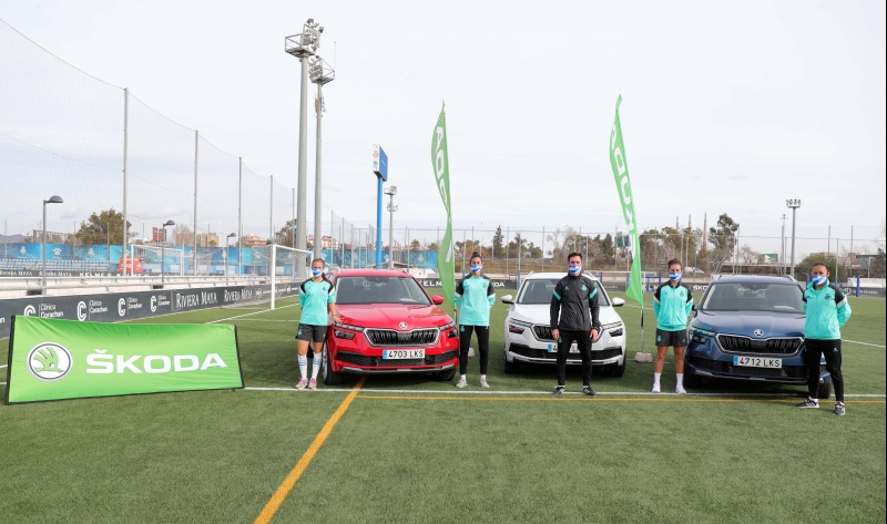 El RCD Espanyol ja condueix els seus nous vehicles ŠKODA 2021