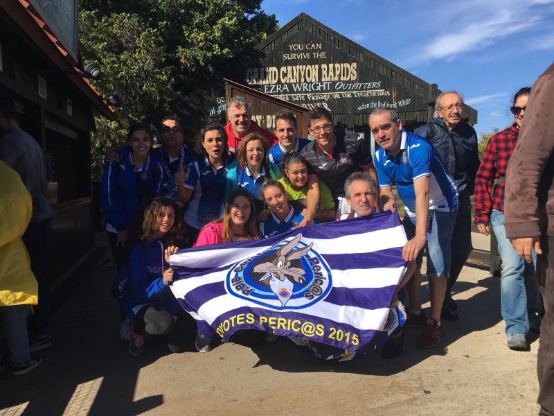 Uns 2.000 pericos gaudeixen a PortAventura Park