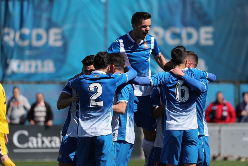 Homenatge a l’Espanyol B pel seu títol de Lliga