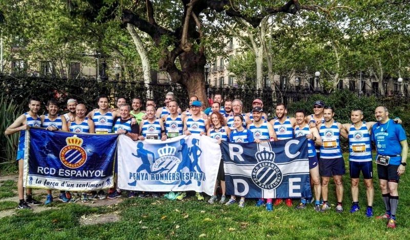 La Penya Runners Espanyol participa a la Cursa de Bombers