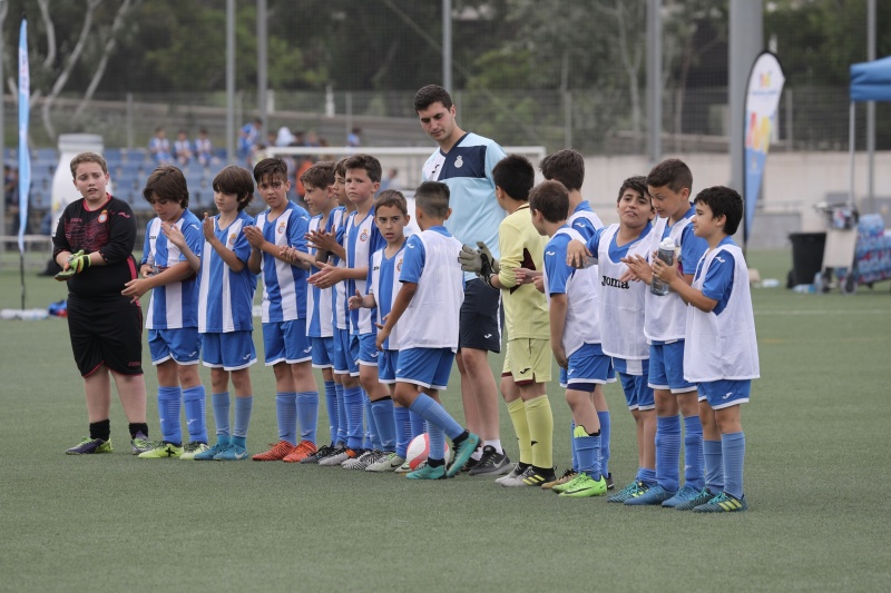 Gran matinal de futbol per a l'Escola RCDE