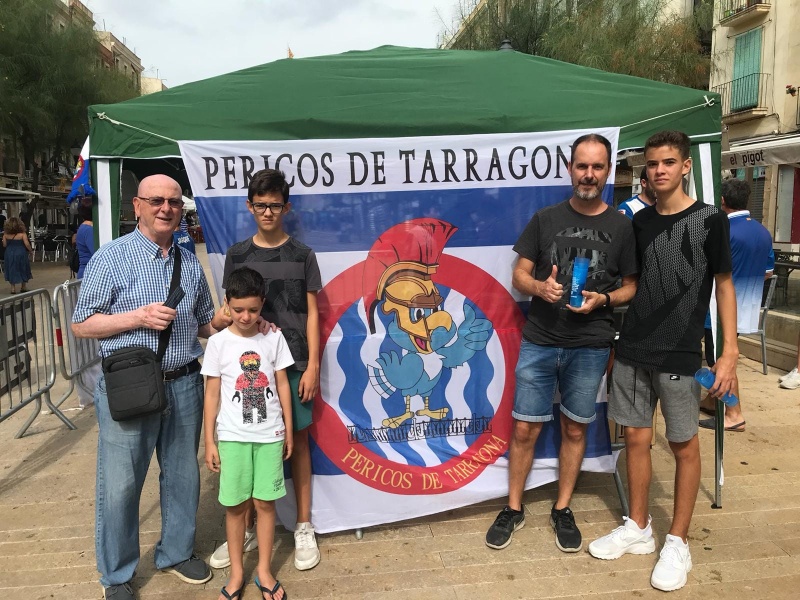 Els Pericos de Tarragona a la fira de Santa Tecla