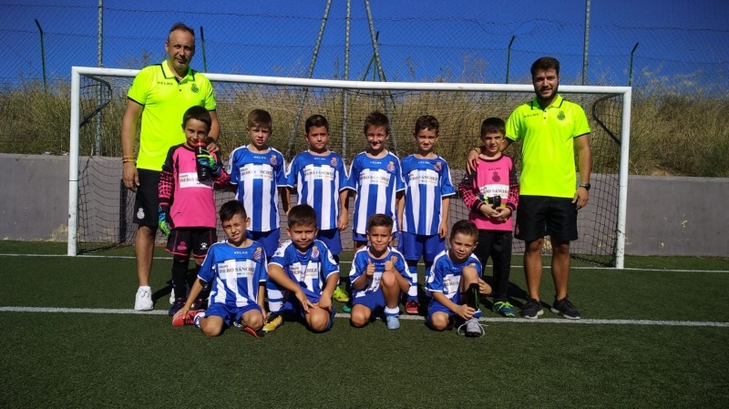 En marxa l'Escola RCDE de Granada i la de Badajoz